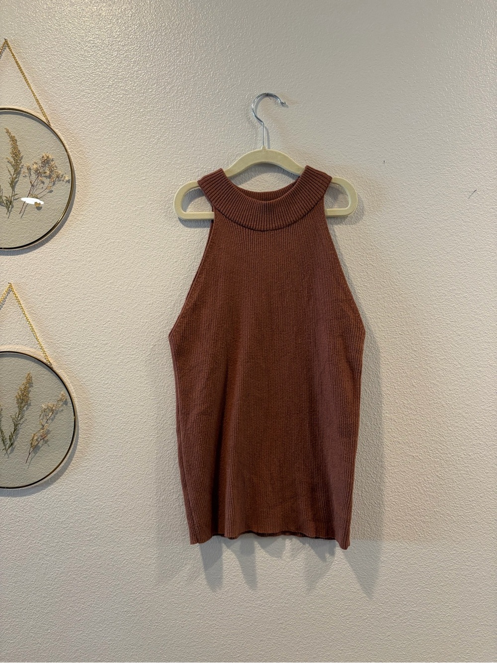 Sleeveless Ribbed Tank Top - Rust Brown
